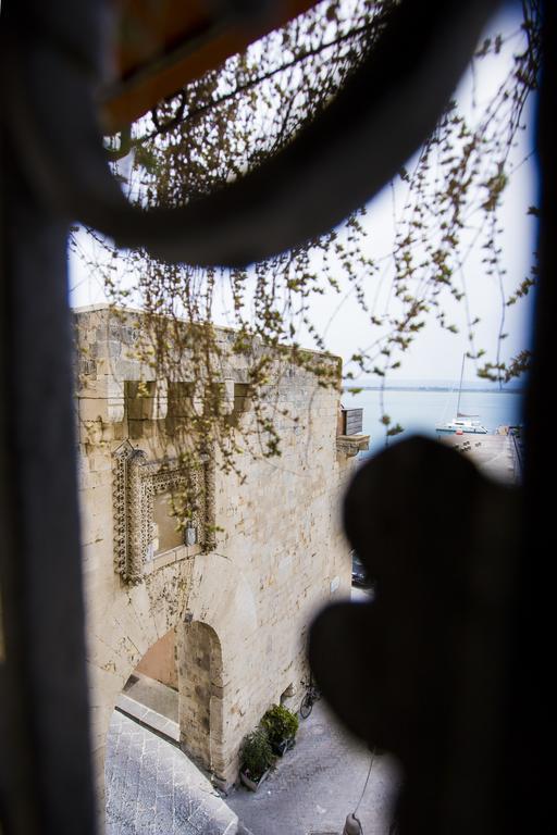 Palazzo Giunta - Porta Marina Ortigia Panzió Szirakúza Kültér fotó